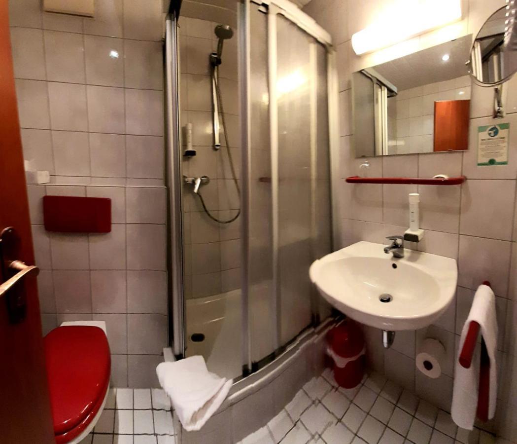 Garni Hotel Maselheimer Hof Ngoại thất bức ảnh